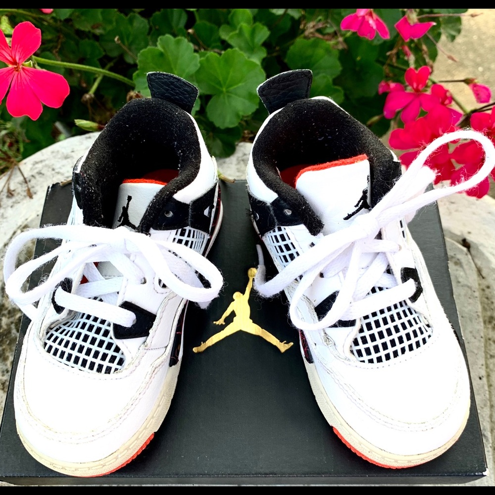 Jordan 1 Mid Toddler athletic shoes